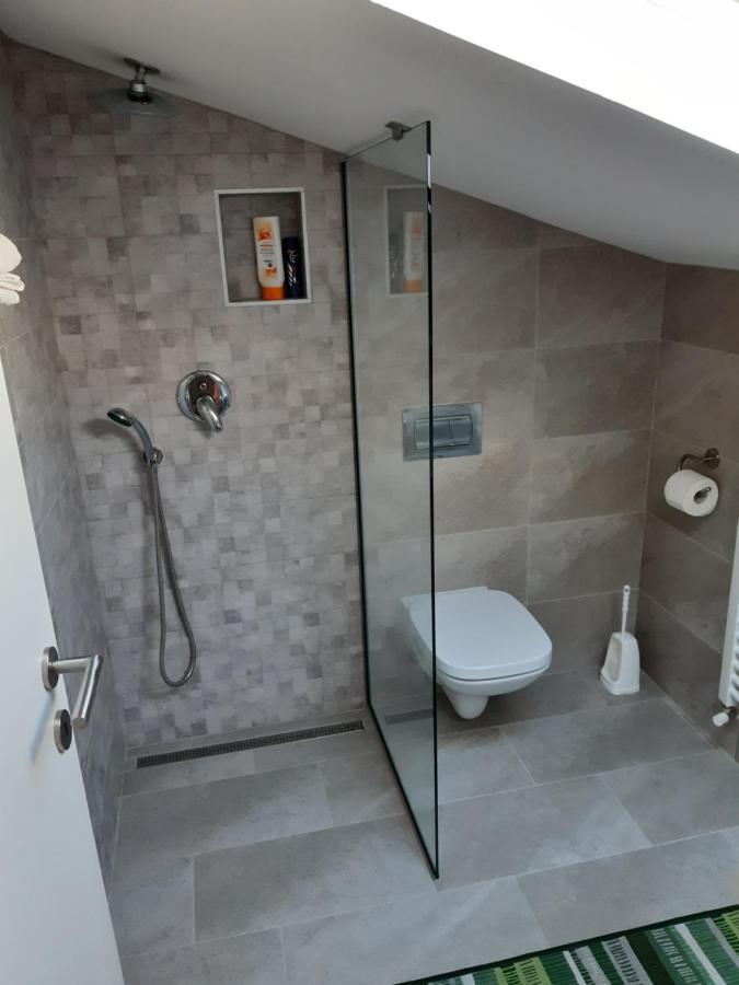 בוזט Apartment Finderli מראה חיצוני תמונה