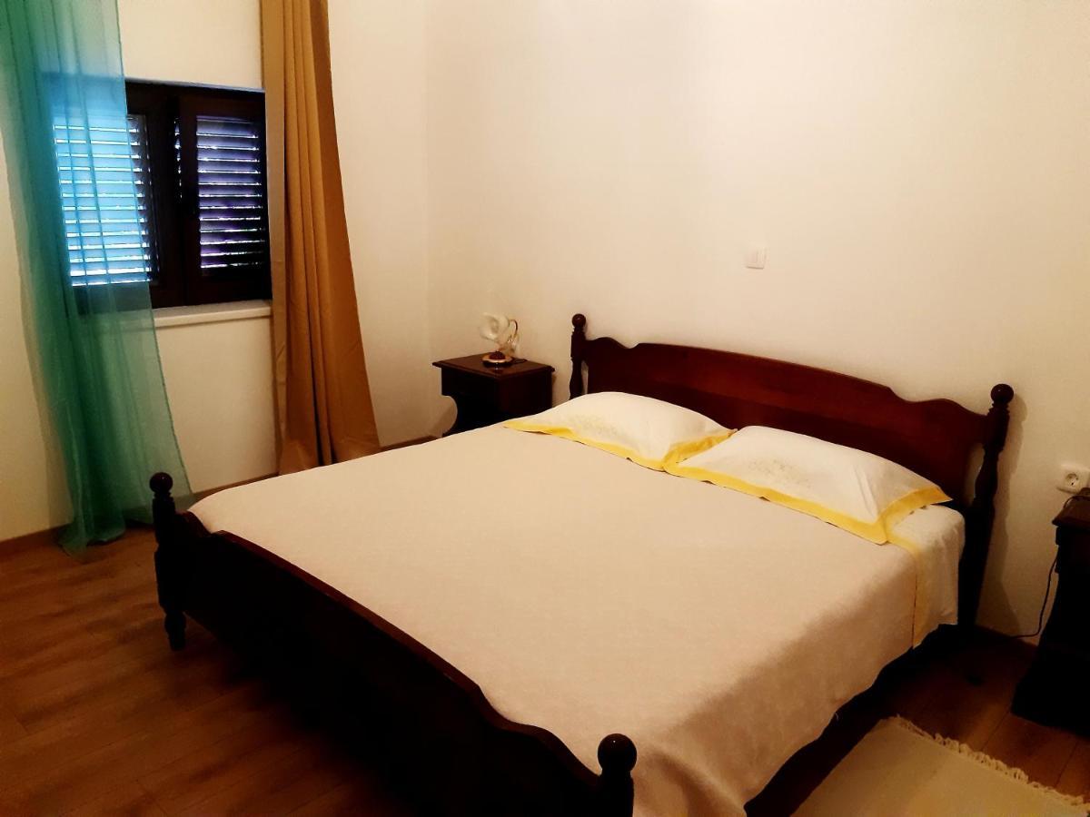 בוזט Apartment Finderli מראה חיצוני תמונה