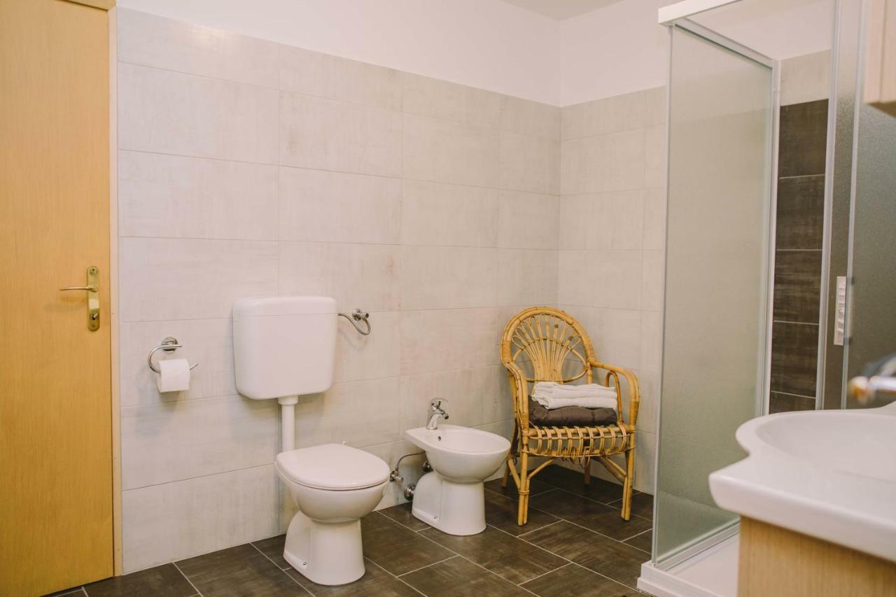 בוזט Apartment Finderli מראה חיצוני תמונה