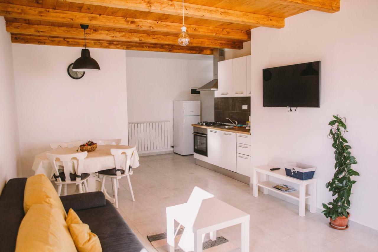 בוזט Apartment Finderli מראה חיצוני תמונה